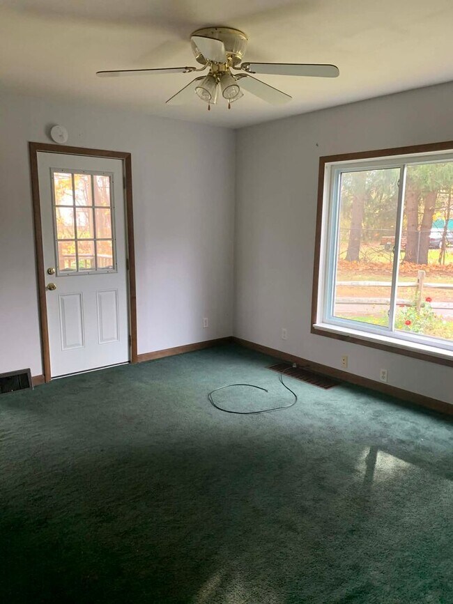 Building Photo - 1104 Anderson Ave