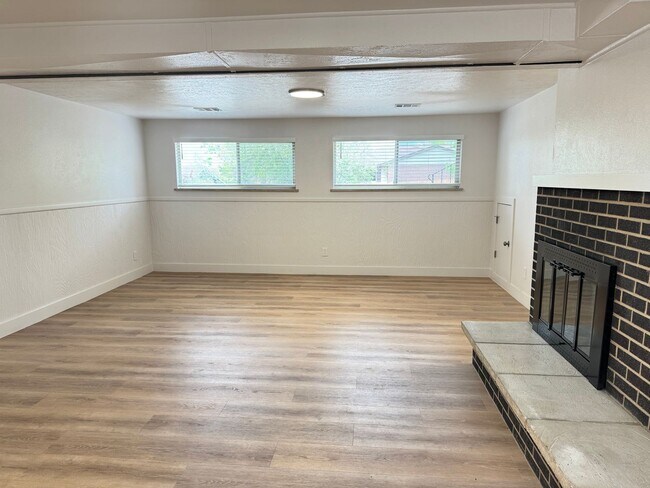 Building Photo - NEWLY REMODELED 3 Bed + Office / 2 Bath Home on Linden in Boulder – Available NOW!