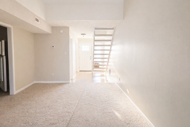 Building Photo - 94 Balsam Rd