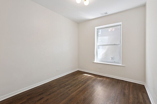 Building Photo - 1340 W Hollywood Ave