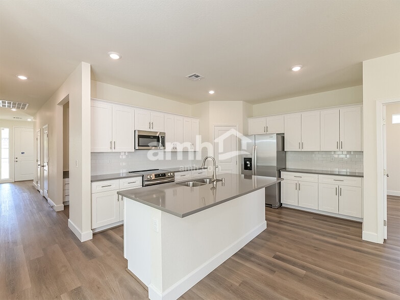 Building Photo - 20177 W Thomas Rd