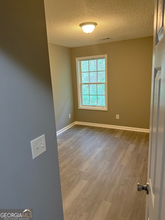Building Photo - 2743 Halligan Point