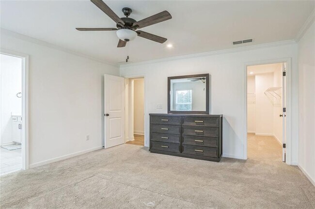 Building Photo - 3682 Bradford Way