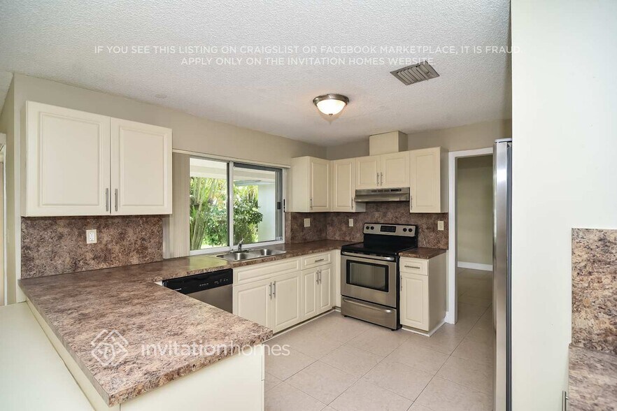 Building Photo - 14655 SW 139th Ct