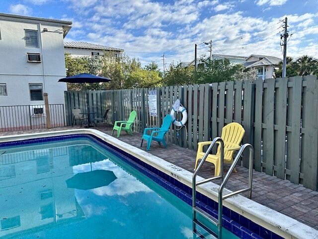 Building Photo - 23 NE 23rd Ave