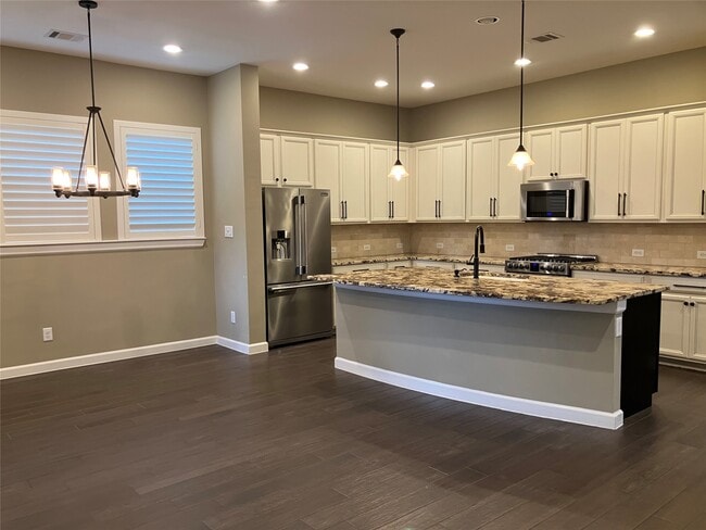 Building Photo - 131 Castlegate Ln