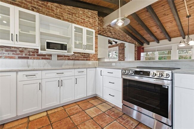 Building Photo - 3302 Wynn Dr