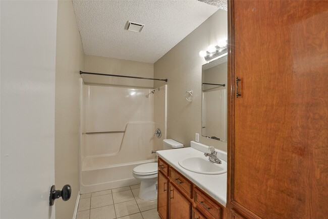 Building Photo - 4512 Avenue L