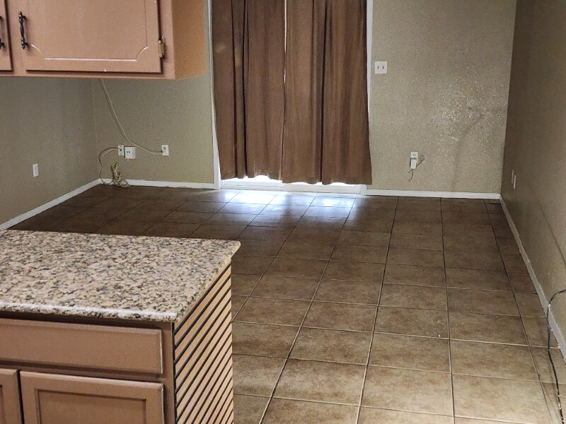 Building Photo - 855 S T St