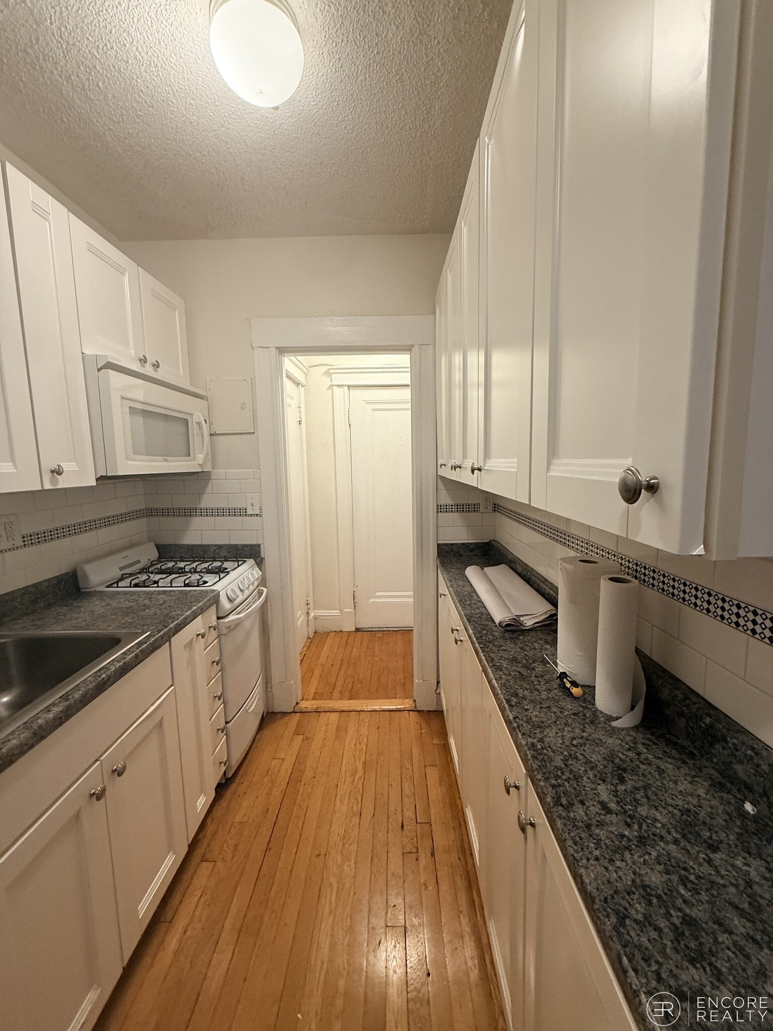 Building Photo - 110 Riverway