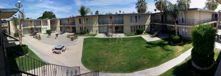 Building Photo - Western Apartments