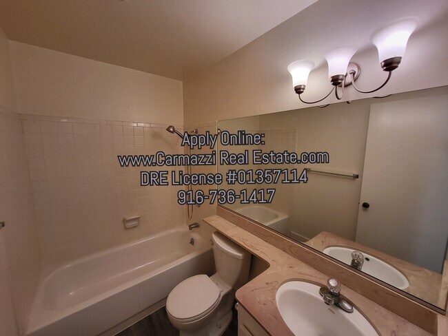 Building Photo - 6046 Vía Casitas