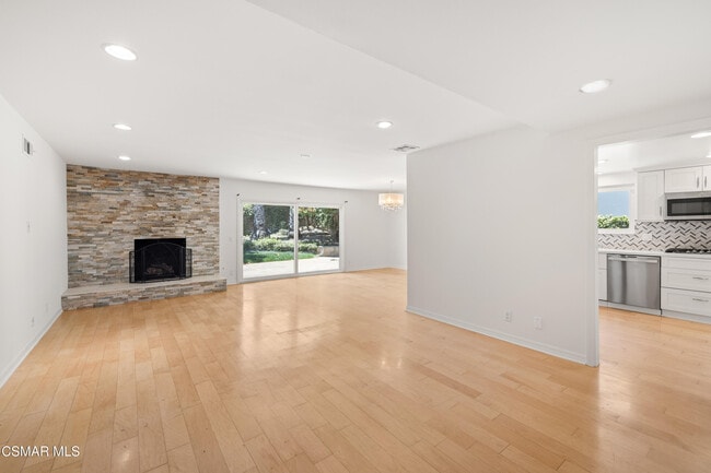 Building Photo - 41 Oakleaf Ave