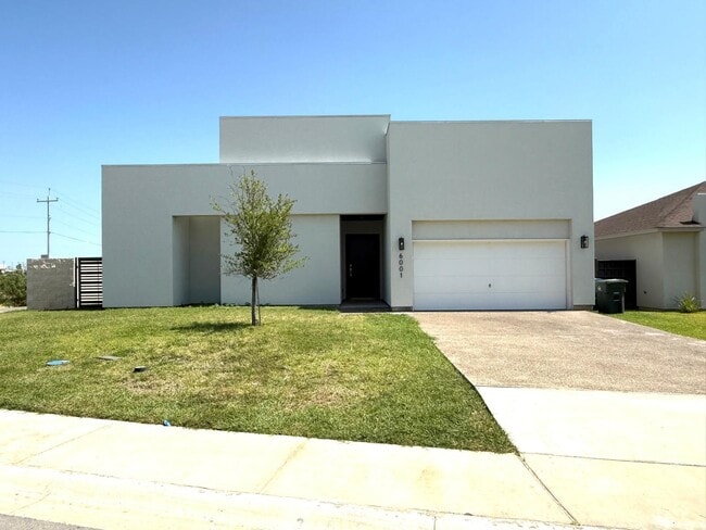 Primary Photo - 6001 Vero Dr