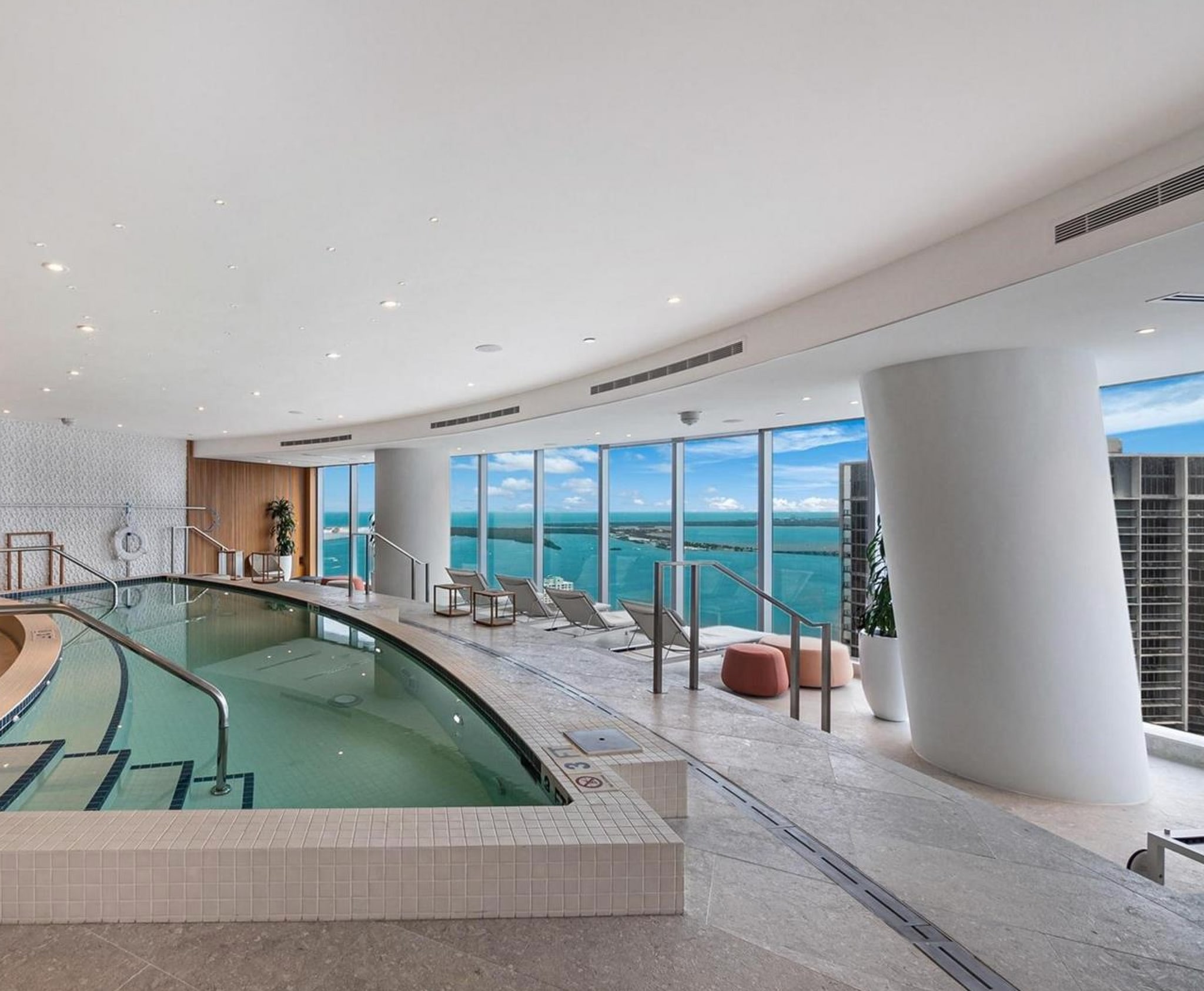 Building Photo - 300 Biscayne Boulevard Way