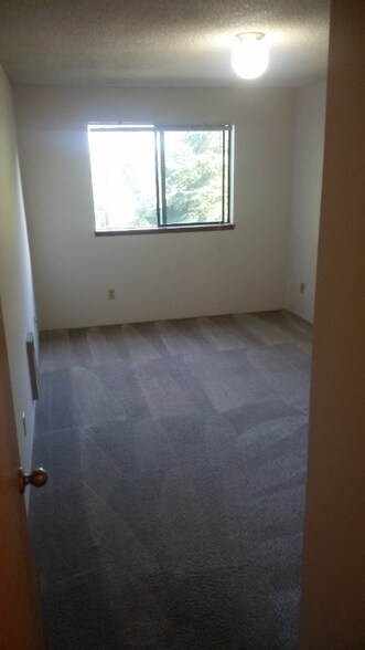 Building Photo - 10522 Lake City Way NE