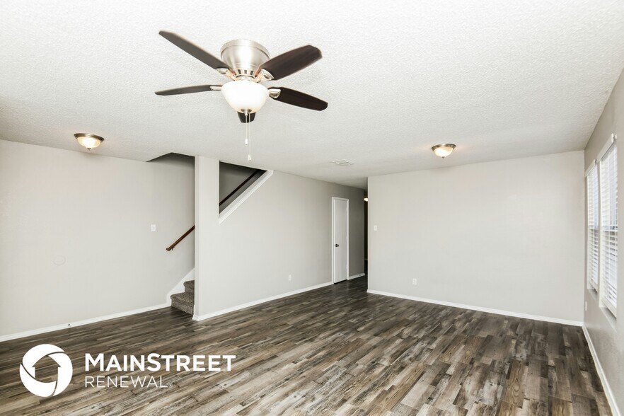 Building Photo - 8768 Stonebriar Ln