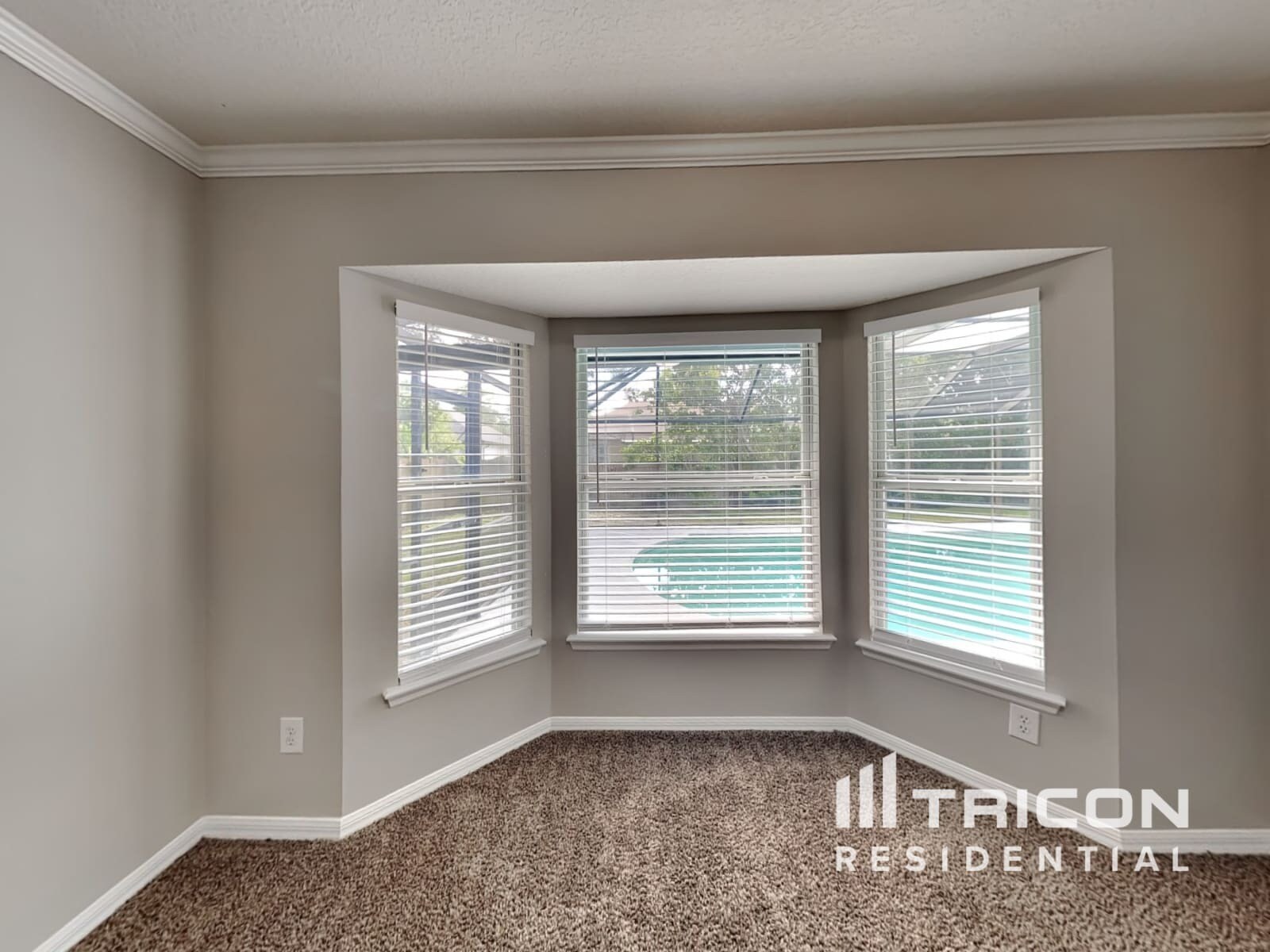 Building Photo - 1624 River Breeze Dr