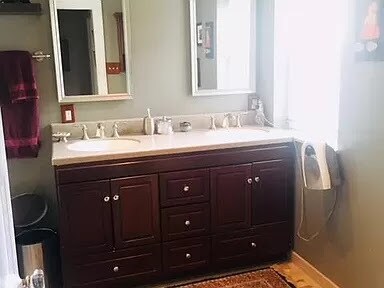 Full bath - 20 E Abington Ave