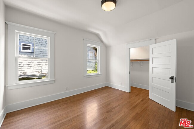 Building Photo - 1650 Maltman Ave