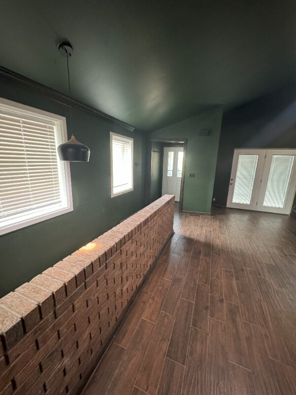 Building Photo - 210 N Limit St