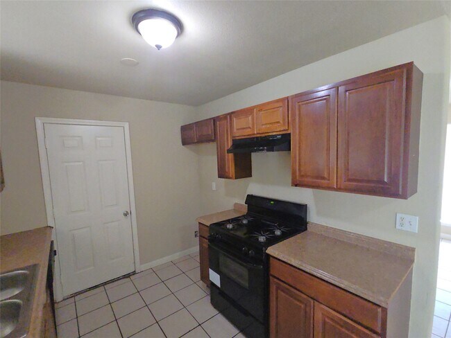 Building Photo - 919 Progreso Dr