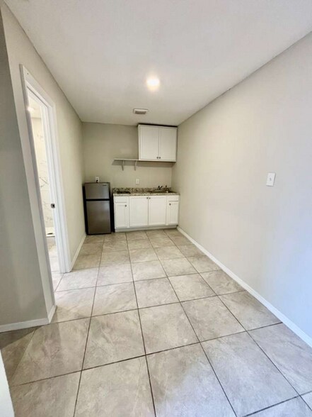 Building Photo - 1216 Marlowe Ave