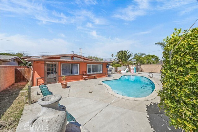 Building Photo - 9417 Mango Ave