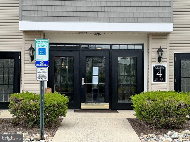 Building Photo - 426 Masterson Ct