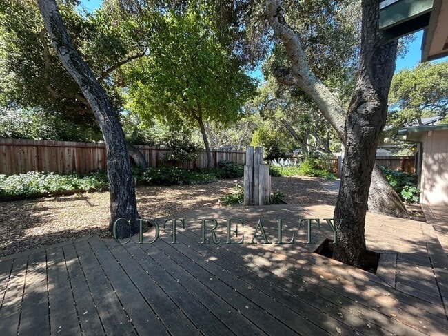 Building Photo - 3BR/ 2BA CARMEL VALLEY RETREAT