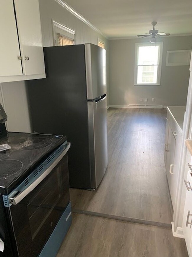 Building Photo - Renovated 2 Bedroom 1 Bath Single Family Home
