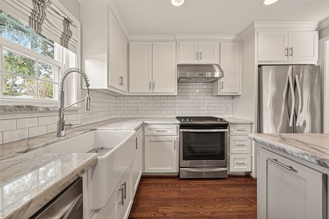 Building Photo - 5215 Stillbrooke Dr