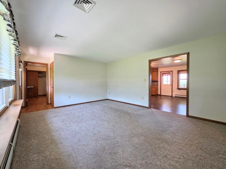 Building Photo - 154 Valley View Dr