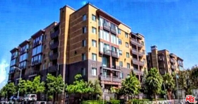 Building Photo - 629 Traction Ave