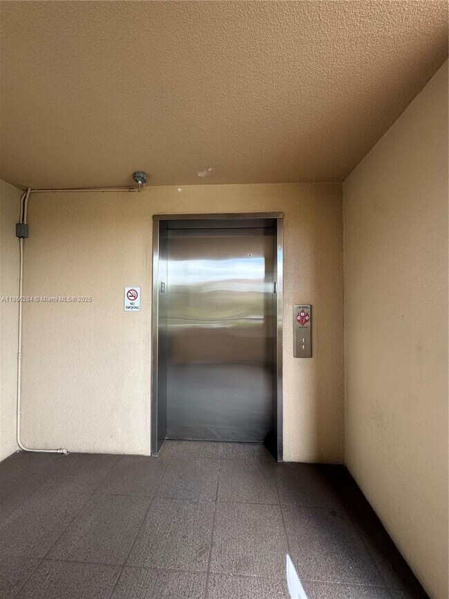 Building Photo - 13101 SW 11th Ct