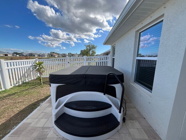 Building Photo - 2567 Averland Lp