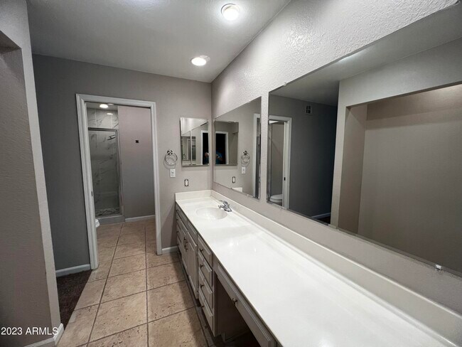 Building Photo - 7228 E Buena Terra Way