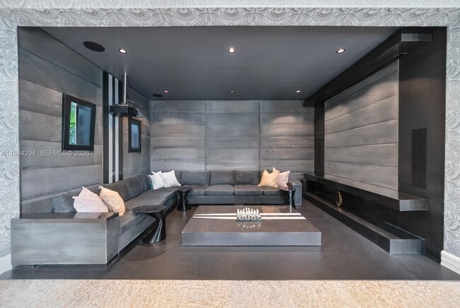 Building Photo - 16 Palm Ave