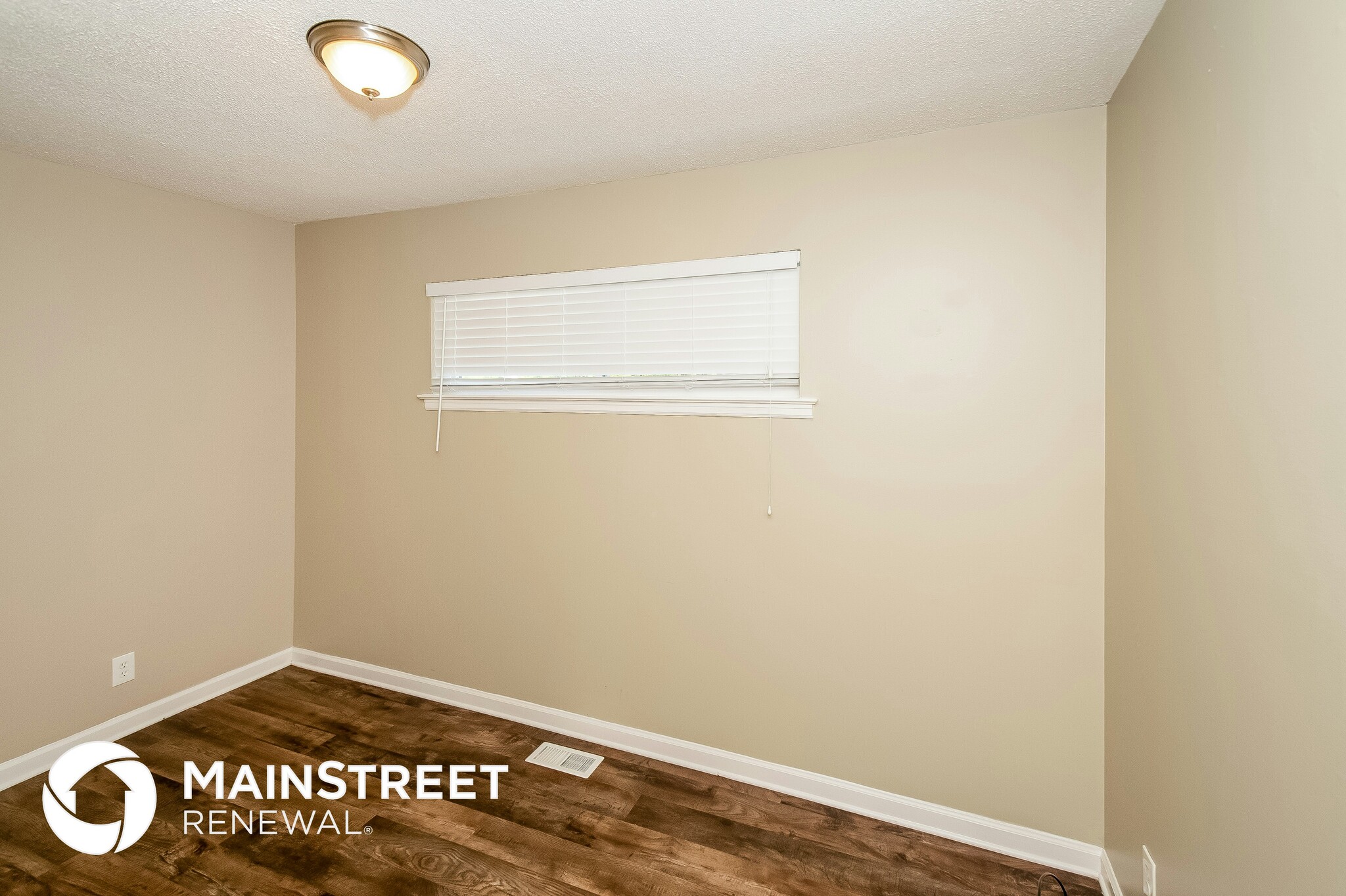 Building Photo - 209 Pine St