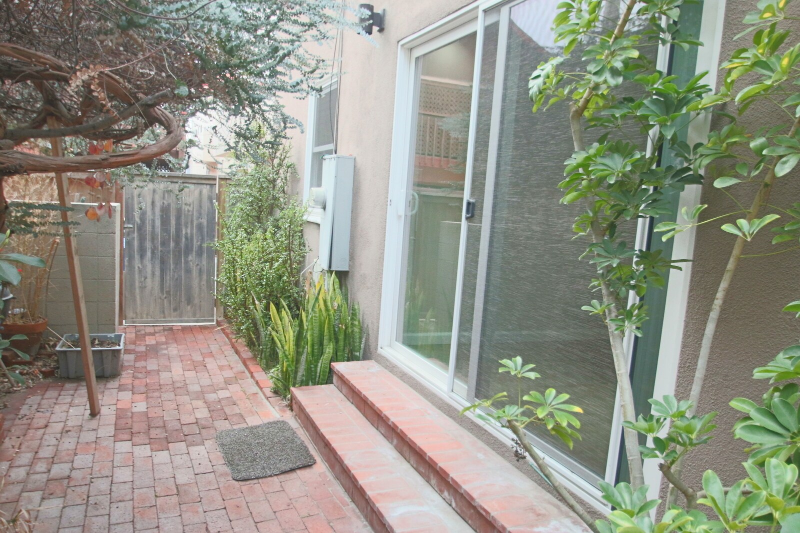 Building Photo - 126 8th St