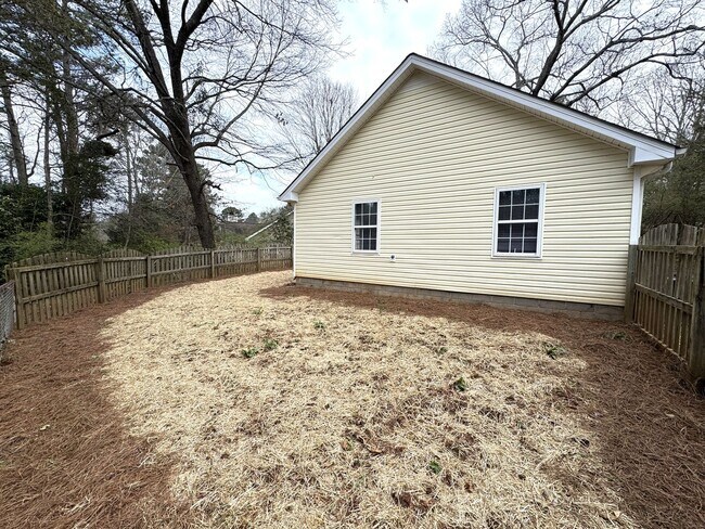 Building Photo - East Athens 3br Home FOR LEASE