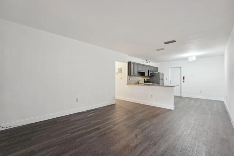 Building Photo - 6144 SW 30th St