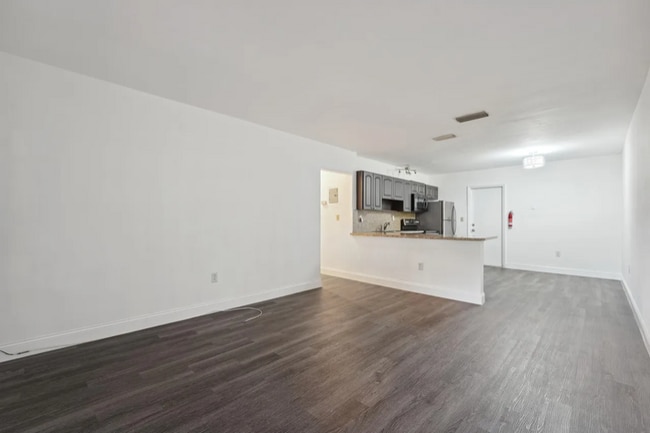 Building Photo - 6144 SW 30th St