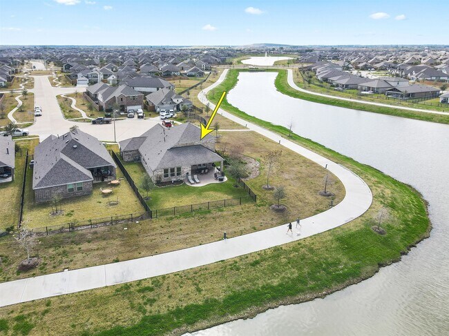 Building Photo - 2405 Arbor Edge Crossing