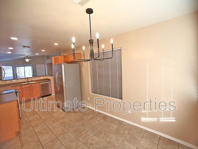 Building Photo - 11004 W Griswold Rd