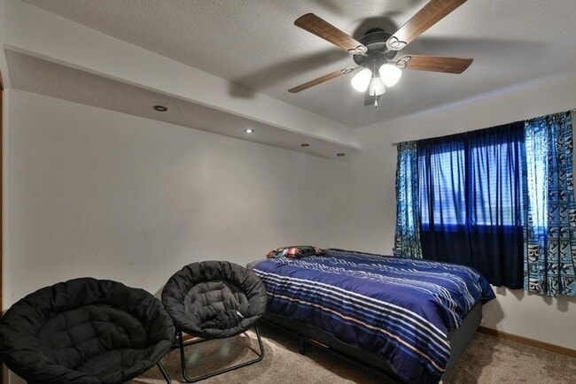 Building Photo - Prime Papillion Location Near Schools & Amenities