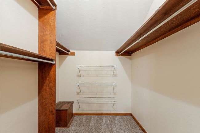 Building Photo - 1557 Live Oak Dr