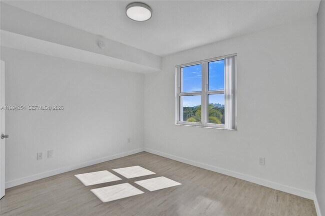 Building Photo - 7900 Harbor Island Dr