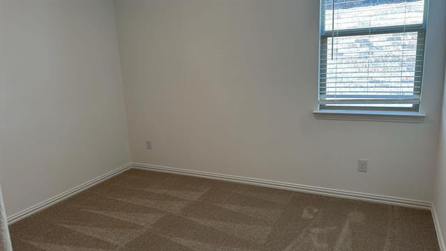 Building Photo - 5010 Winterberry Dr