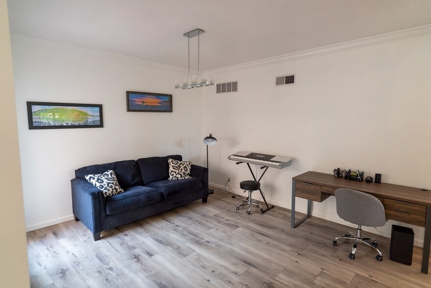 Building Photo - 9316 Tanoan Dr NE